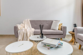 JVC Stunning 3 Bedroom Apartment